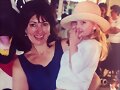 Jane y Abby Tonkin, la madre y hermana de Phoebe
