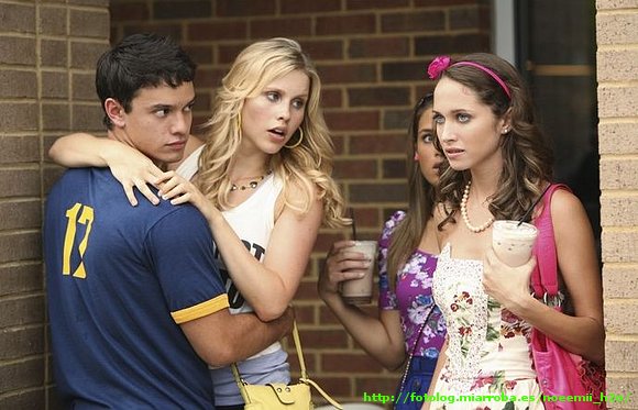 Fotos promoción de Claire en su peli "Mean Girls2"