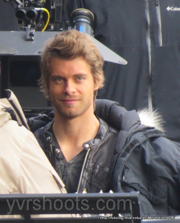 BTS Luke Mitchell en el ep1x18 The Tomorrow People