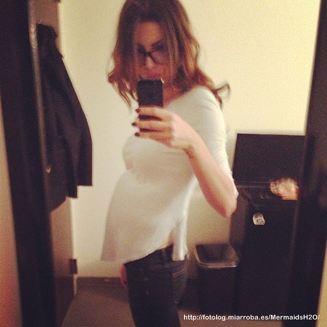 Phoebe Tonkin en el set de The Originals