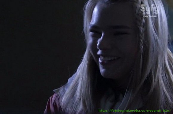 Indiana Evans en la película Tempestad Ártica