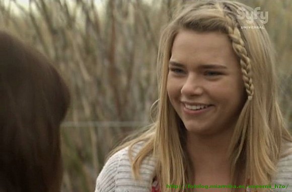 Indiana Evans en la película Tempestad Ártica