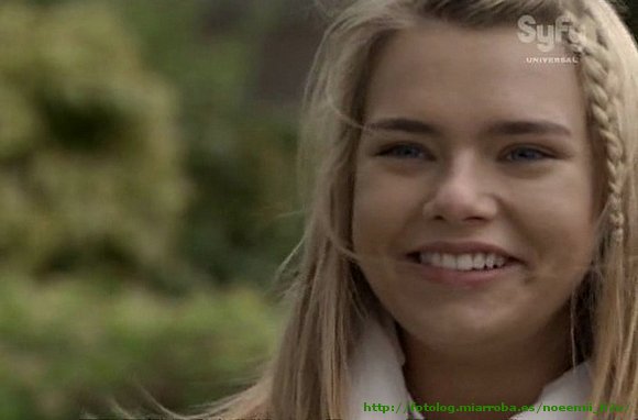 Indiana Evans en la película Tempestad Ártica