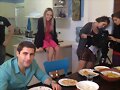 Cleo Massey en el set de Under Pressure