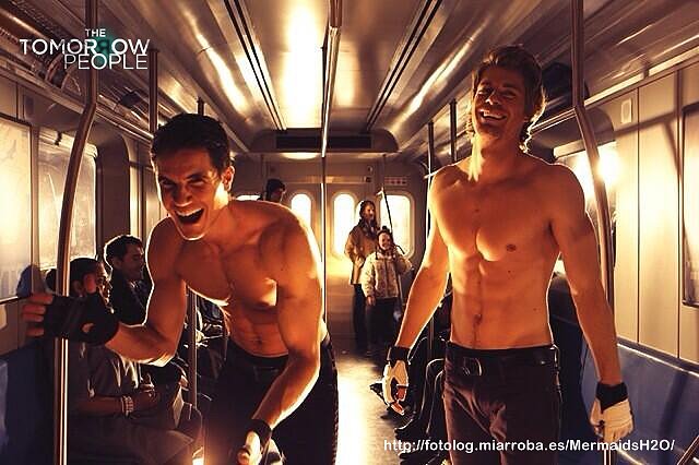 Luke Mitchell en la serie The Tomorrow People