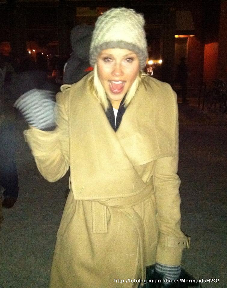 Claire Holt se ha unido a Facebook!