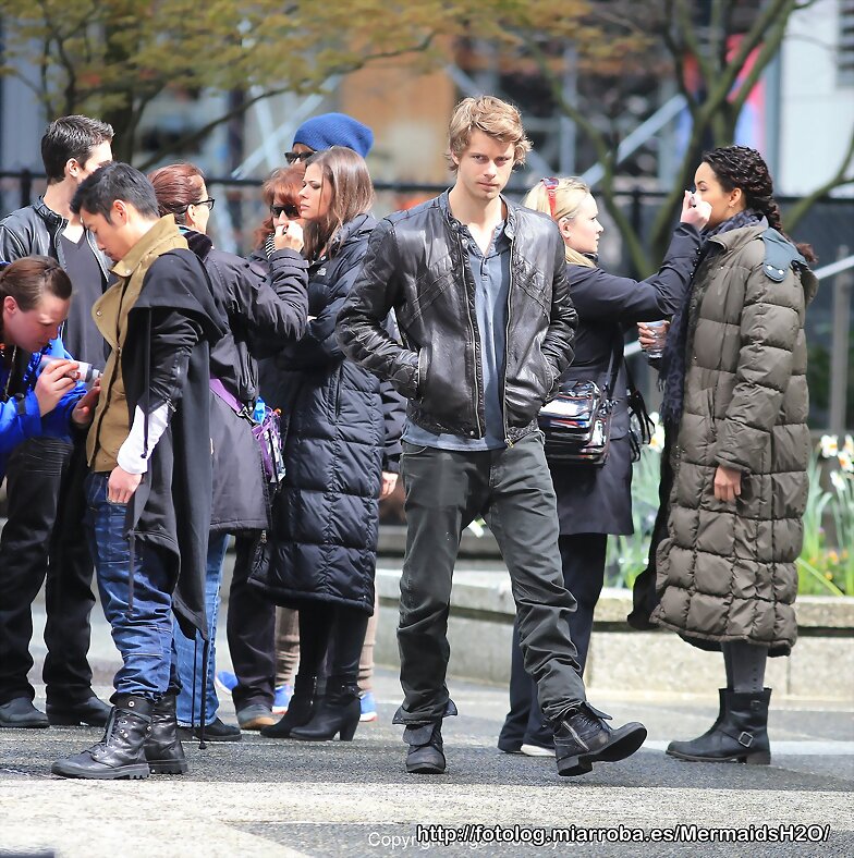 BTS de Luke Mitchell en The Tomorrow People