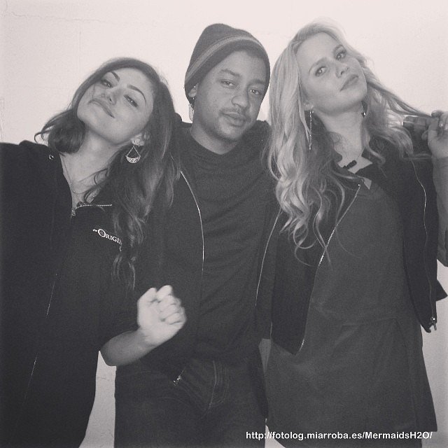 BTS Claire Holt y Phoebe Tonkin en The Originals