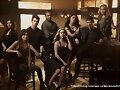 Phoebe Tonkin y Claire Holt en The Originals
