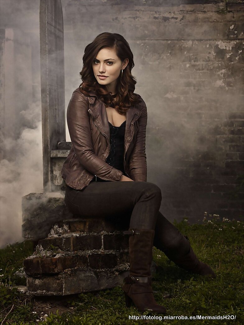 Phoebe Tonkin como Hayley en The Originals