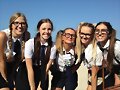 Cleo Massey con amigas