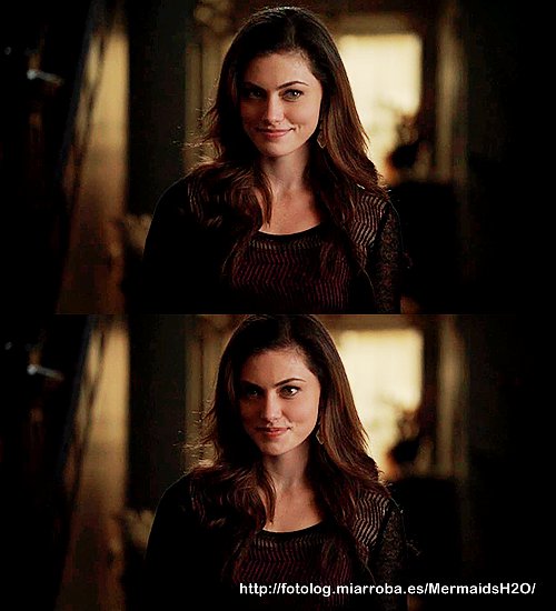 Phoebe Tonkin como Hayley en The Originals