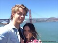 Luke Mitchell con su esposa Rebecca Breeds