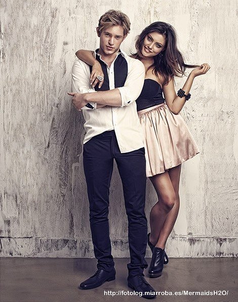 Nueva foto de photoshoot de Phoebe Tonkin de 2011