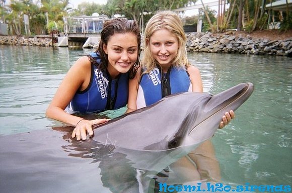 Phoebe y su hermana con Ronnie