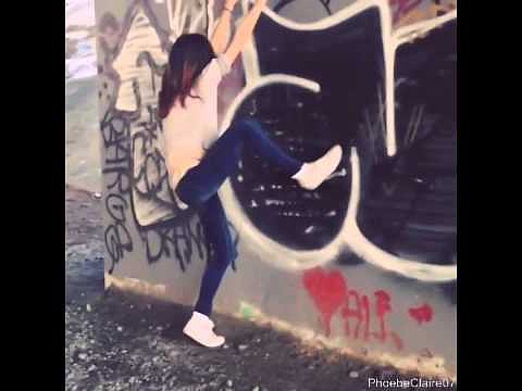 Phoebe Tonkin - Scalin&#039;