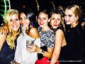 Claire Holt con amigas