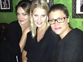 Phoebe Tonkin y Claire Holt