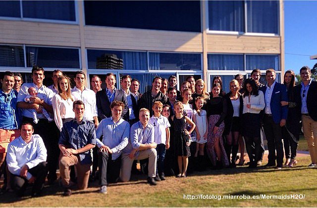 Claire Holt con su familia en Australia