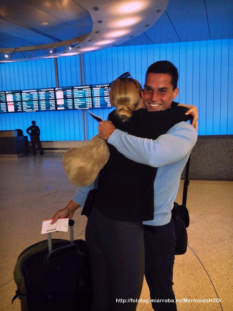 Claire Holt con su hermano David