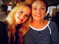 Claire Holt con su madre