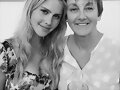 Claire Holt con su madre