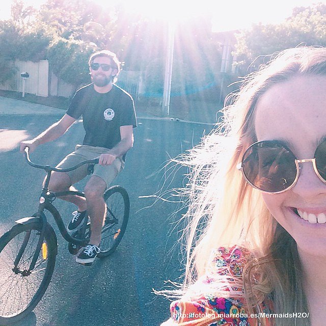 Cleo Massey con su novio Luke Dempsey-Ceh