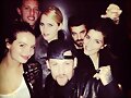 Claire Holt con su novio Matt Kaplan y amigos