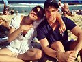 Phoebe Tonkin con su amigo Nathaniel Buzolic