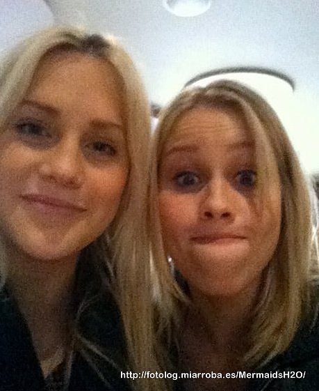 Claire Holt con su hermana Madeline Holt