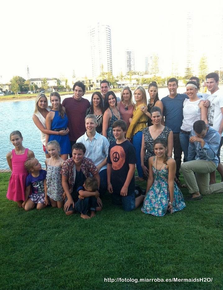 Claire Holt con su familia en Australia