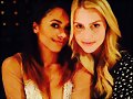 Claire Holt con su amiga Kat Graham de TVD