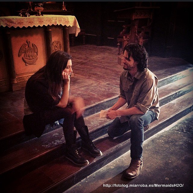 Behind the scenes Phoebe Tonkin en The Originals