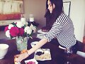 Phoebe Tonkin - Navidad 2014 en Sydney, Australia