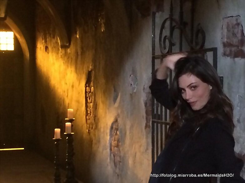 Behind the scenes Phoebe Tonkin en The Originals
