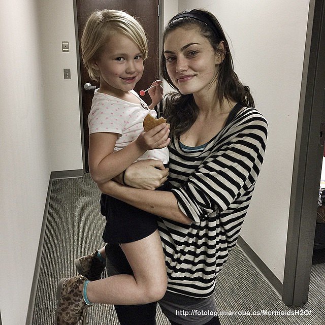 Phoebe Tonkin en el set de The Originals