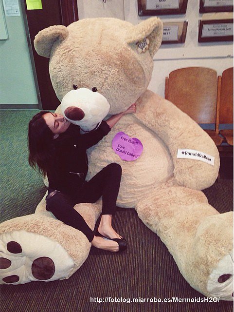 Phoebe Tonkin en el set de The Originals