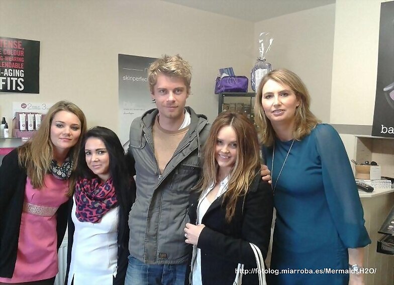 Luke Mitchell & Rebecca Breeds - Dublin Zoo 2013