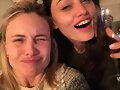 Leah Pipes y Phoebe Tonkin de The Originals
