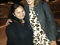 Phoebe Tonkin con una fan