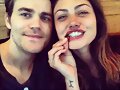 Phoebe Tonkin con su novio Paul Wesley