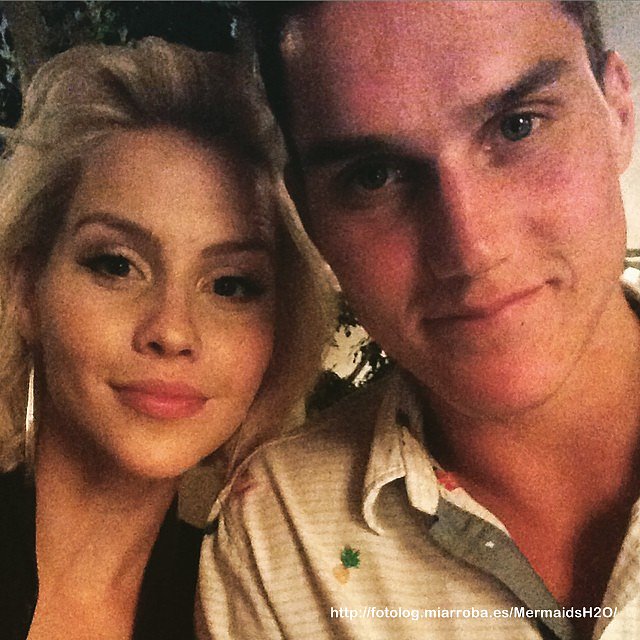 Claire Holt con su hermano David