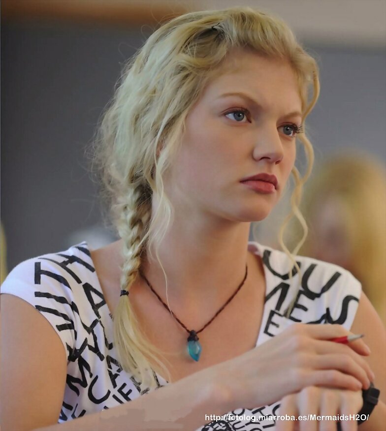 Cariba Heine como Rikki en H2O Just Add Water
