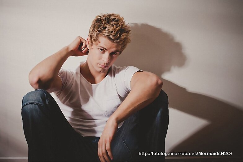 Luke Mitchell photoshoot para Berenner Liana 2012