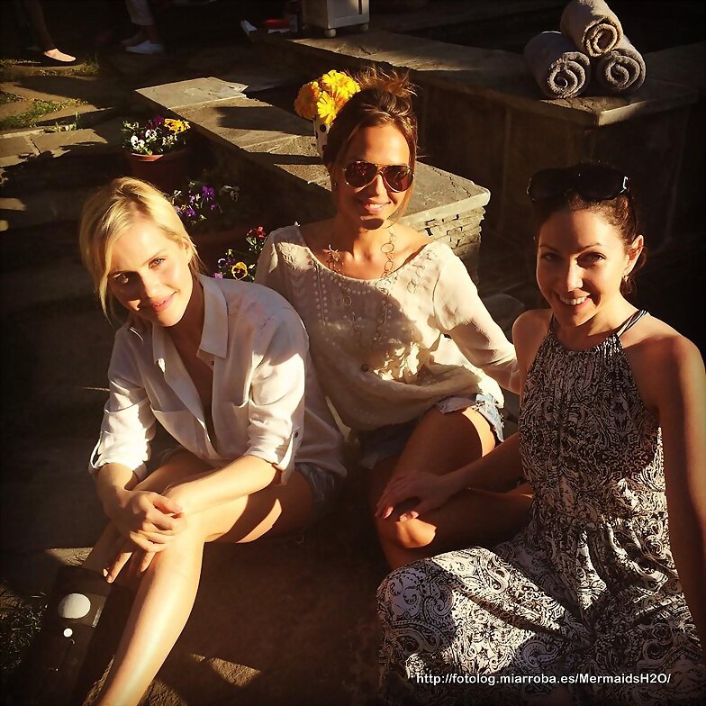 Claire Holt y Arielle Kebbel