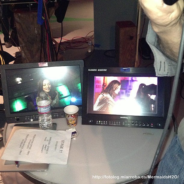 BTS photoshoot Phoebe Tonkin en The Originals T1