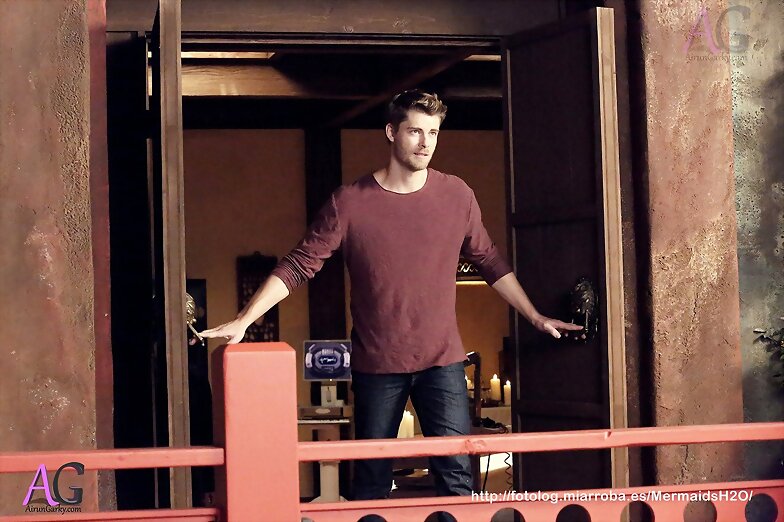 Luke Mitchell - Agents of SHIELD 2x16 Afterlife
