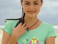Phoebe Tonkin (Cleo Sertori en H2O Just Add Water)