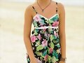 Bella Hartley en la playa