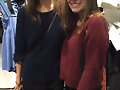Phoebe Tonkin en Atlanta con una fan